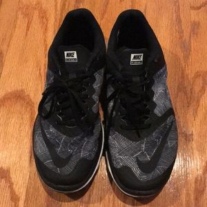 Nike running sneakers 9.5